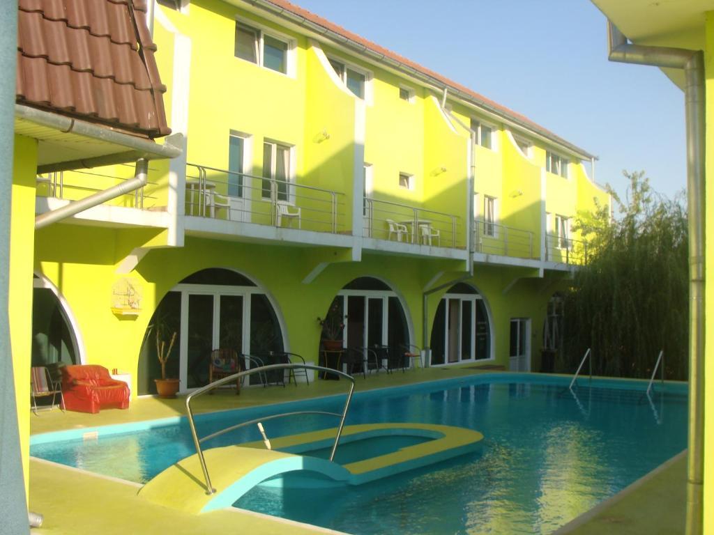 Pension Eclipse Oradea Exteriér fotografie