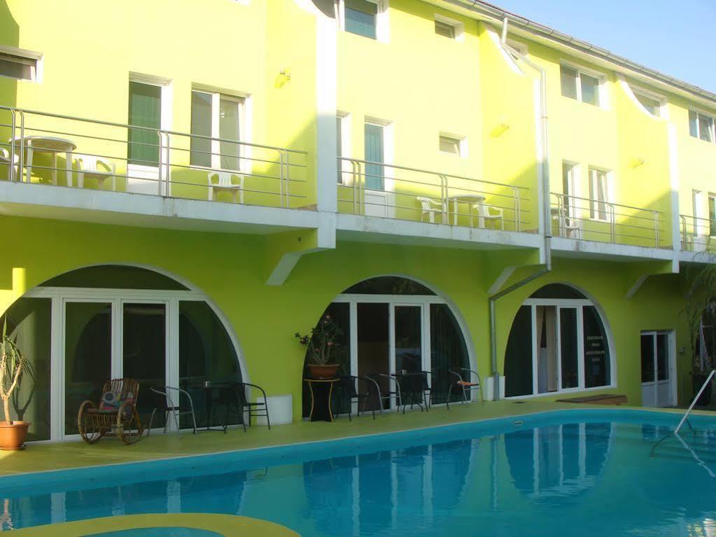 Pension Eclipse Oradea Exteriér fotografie