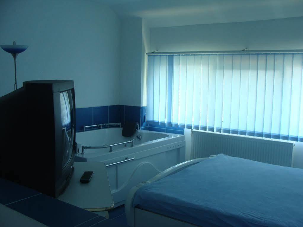 Pension Eclipse Oradea Exteriér fotografie