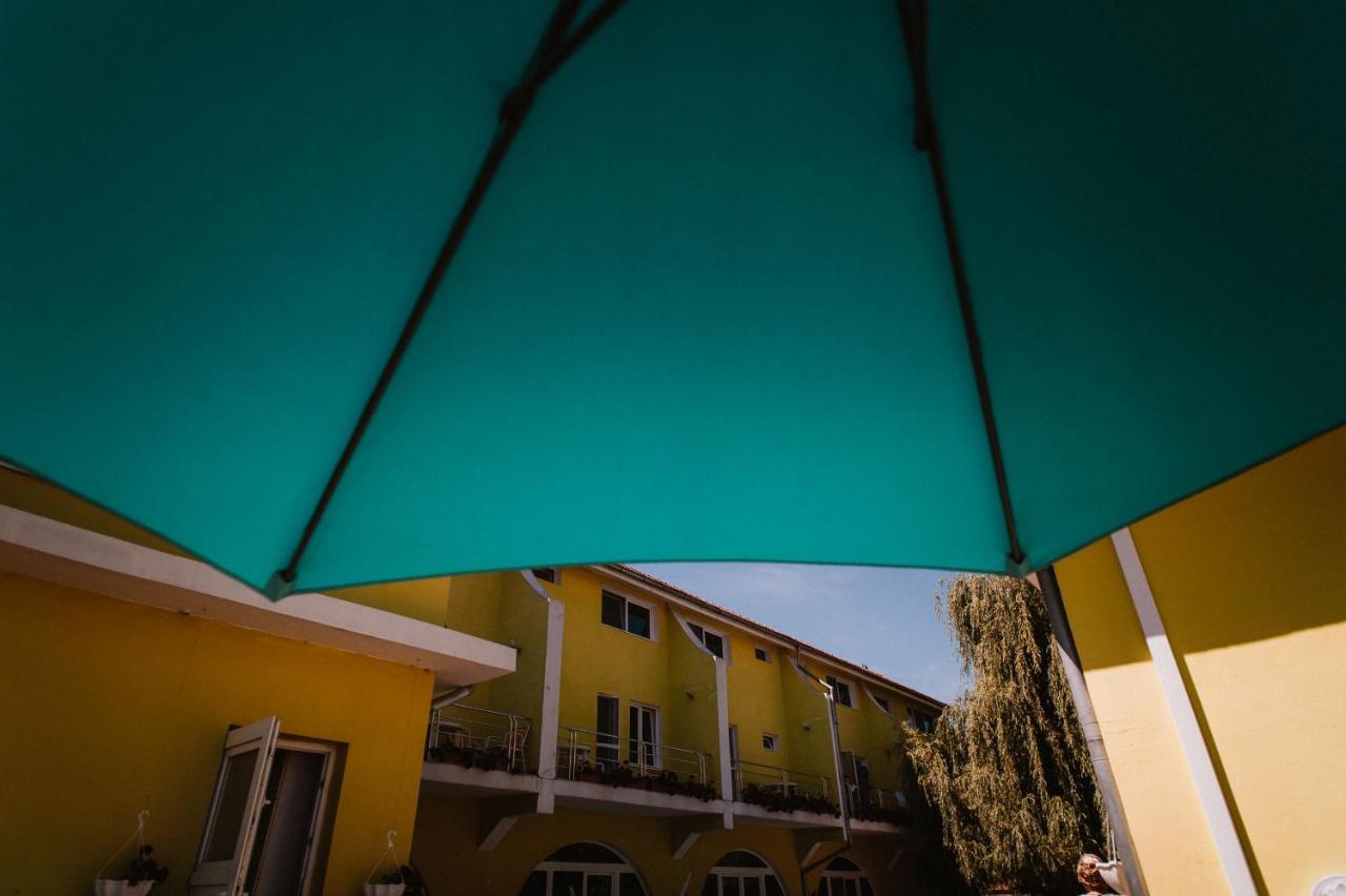 Pension Eclipse Oradea Exteriér fotografie